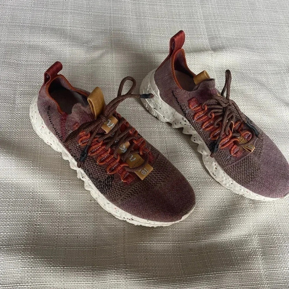 Nike Shoes - Sz. 6.5M / 8.5W - Picture 1 of 6